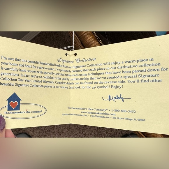 Signature Basket by The Homemaker Collection. Metal Frame Early 2000’s - Picture 11 of 15